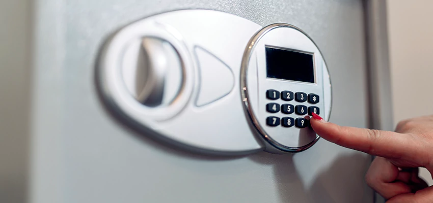 Jewelry Safe Cracking in Linda, California