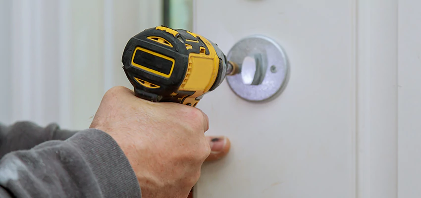 Street Locksmith For Smart Lock Repair in Linda, CA