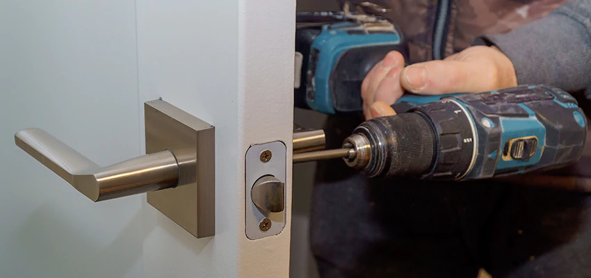 Broken Door Handle Lock Repair in Linda, California